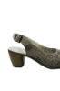 Imagine  Pantofi decupați din piele naturală bej cu model floral RIK40981-64