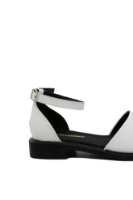 Imagine Sandale damă joase cu baretă la gleznă, albe, din piele naturală