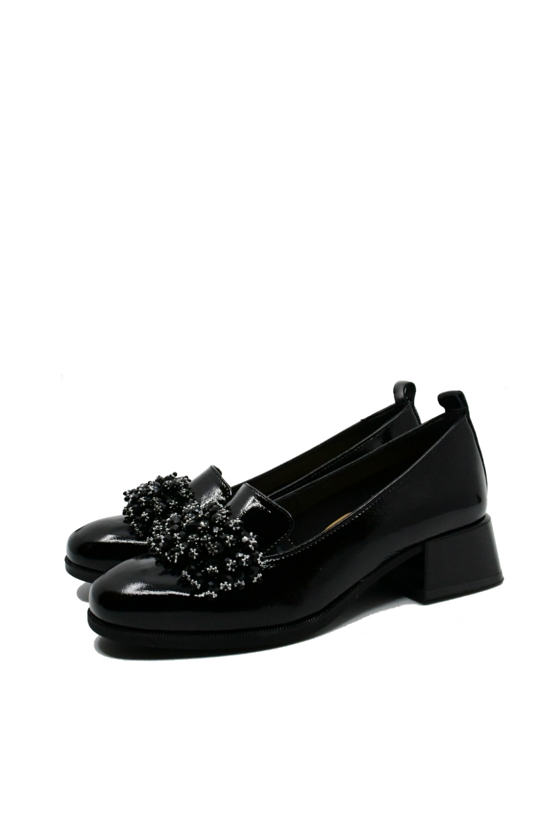 Imagine Pantofi damă cu buchet de ciucuri decorativi, negri, din lac FLO613