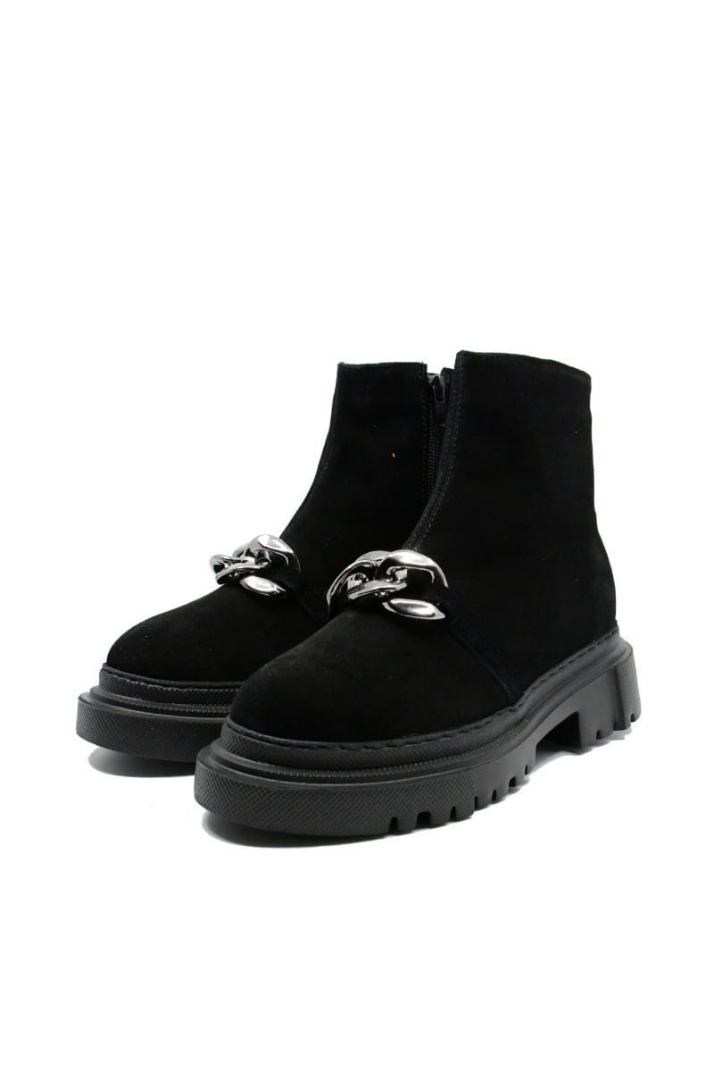 Imagine Ghete damă negre, din piele întoarsă, cu talpa masivă și zale decorative GOR4444