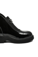 Imagine Ghete ankle din lac negre cu medalion decorativ OTR150037NL
