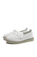 Imagine Pantofi comozi cu perforații și fundiță, albi din piele naturală OTR60017