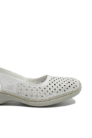 Imagine Mocasini damă din piele naturală albi, decupați la spate RIK41350-80