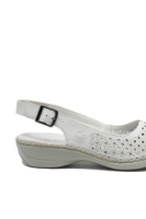 Imagine Mocasini damă din piele naturală albi, decupați la spate RIK41350-80