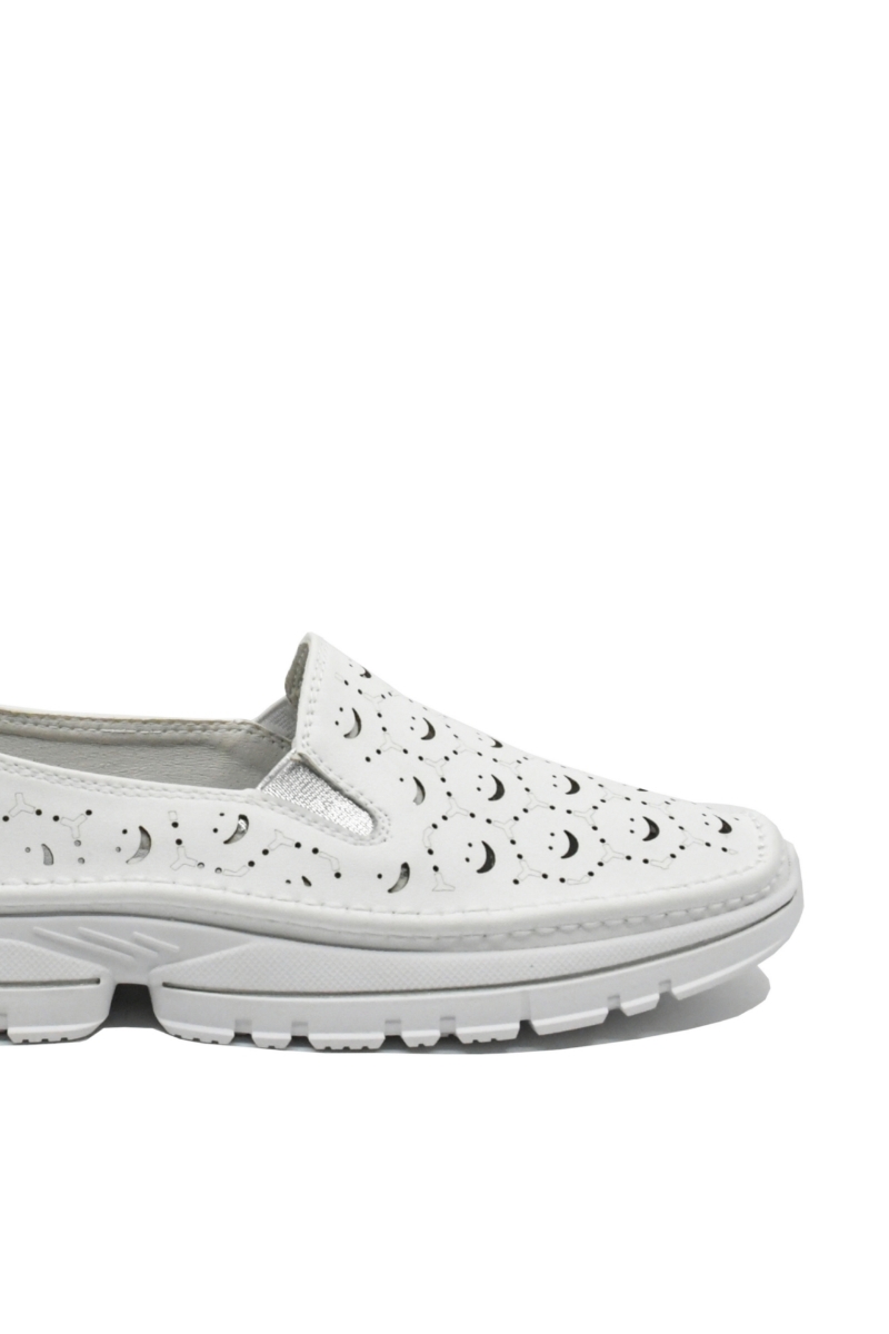Imagine Mocasini damă albi din piele naturală, cu model perforat FNX242