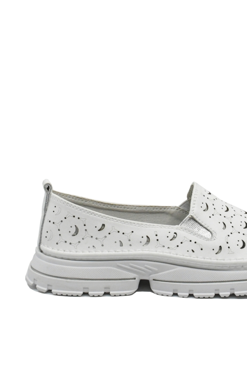 Imagine Mocasini damă albi din piele naturală, cu model perforat FNX242