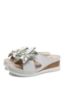 Imagine Saboți wedge albi din piele naturală, cu floare decorativă OTR70436