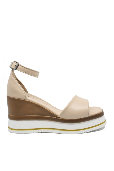Imagine Sandale wedge cu baretă pe gleznă, bej din piele naturală GOR230
