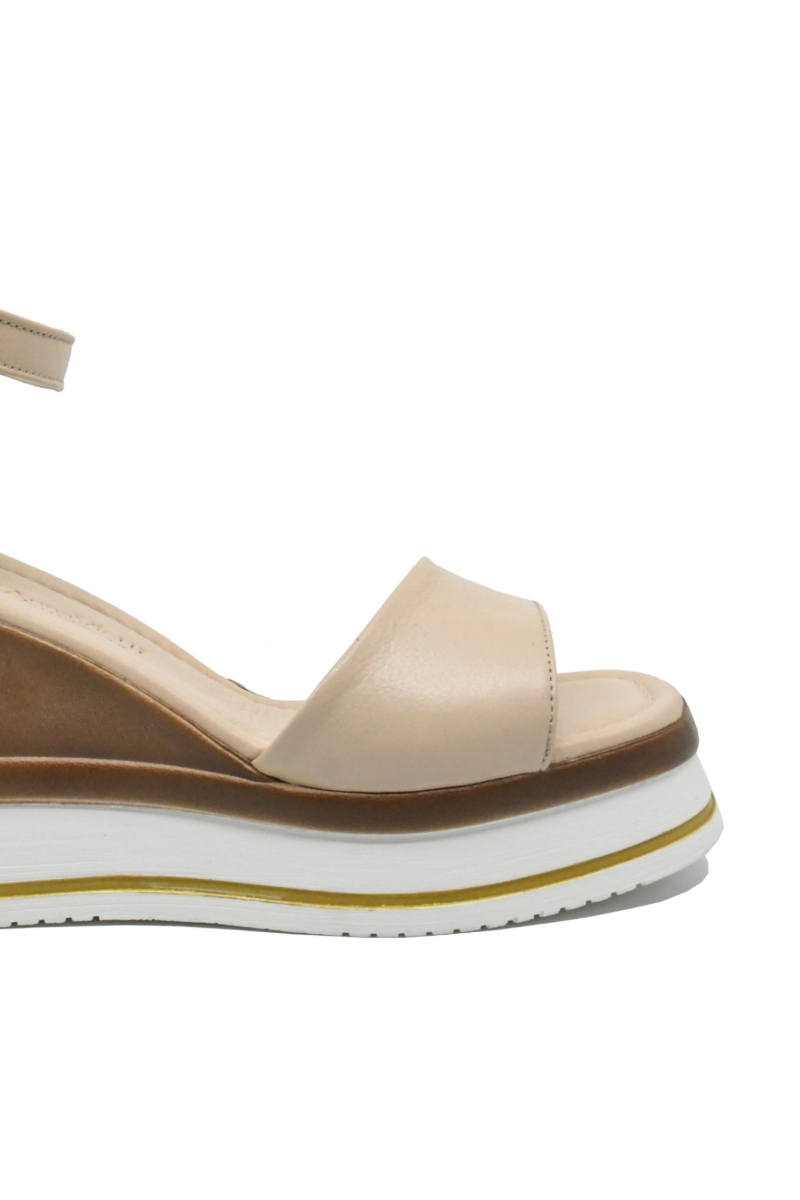Imagine Sandale wedge cu baretă pe gleznă, bej din piele naturală GOR230