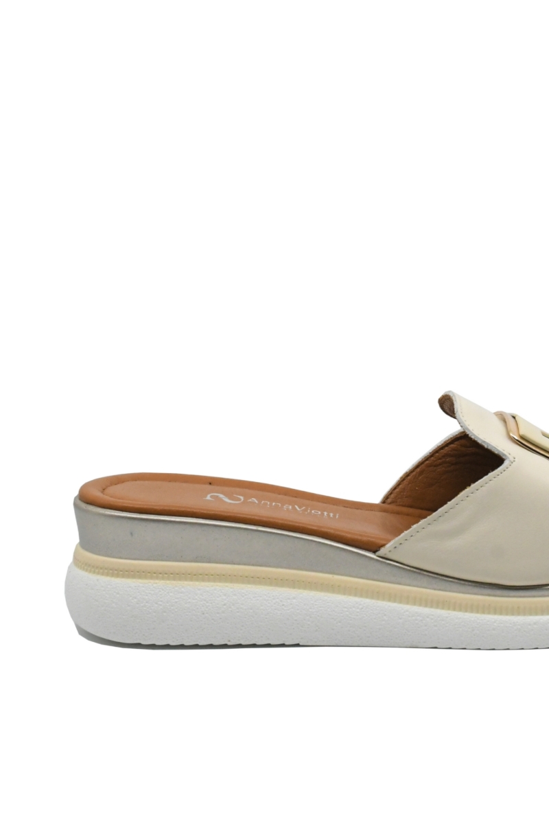 Imagine Saboți damă cu talpa wedge bej, din piele naturală GOR1063
