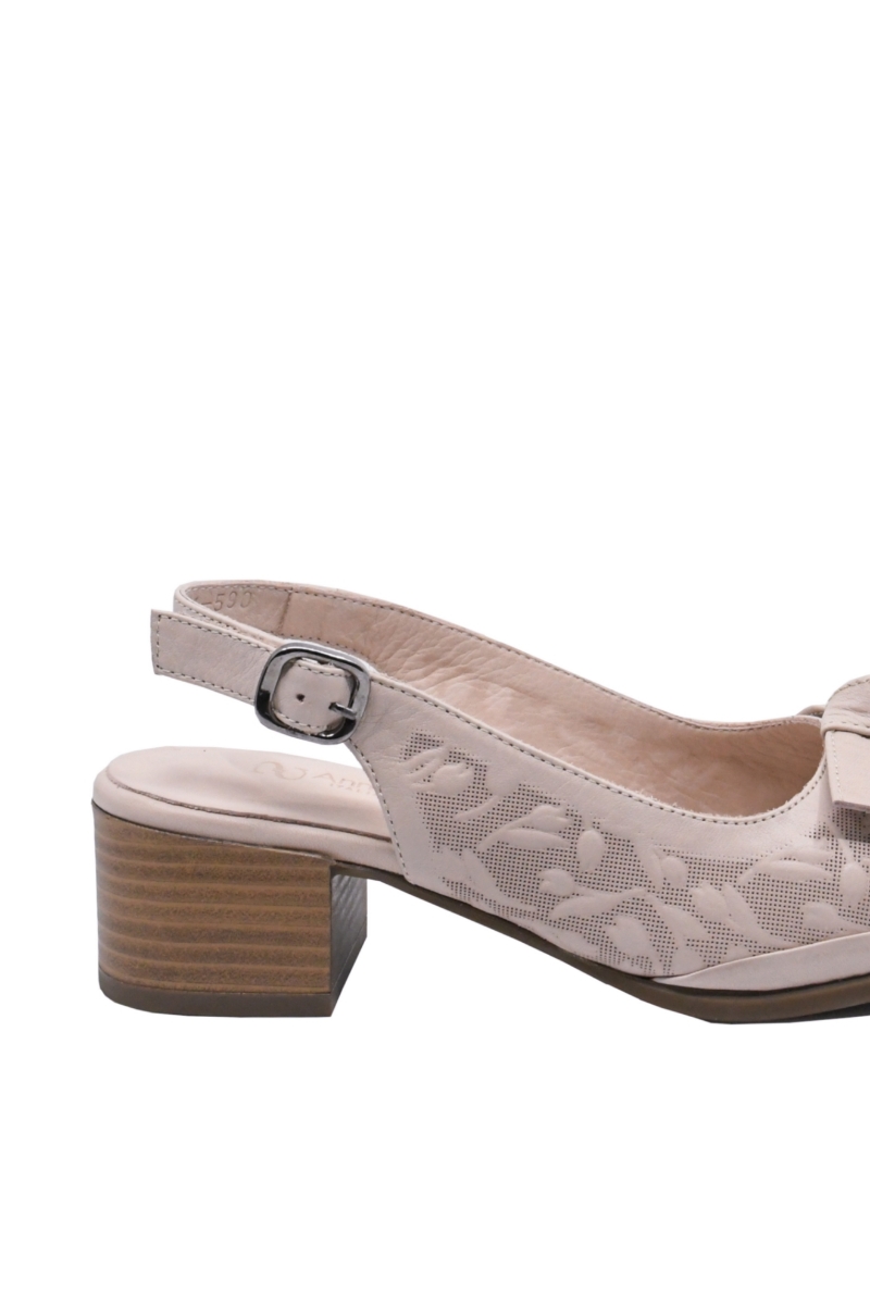 Imagine Pantofi decupați roz pudră din piele naturală, cu model floral GOR5676