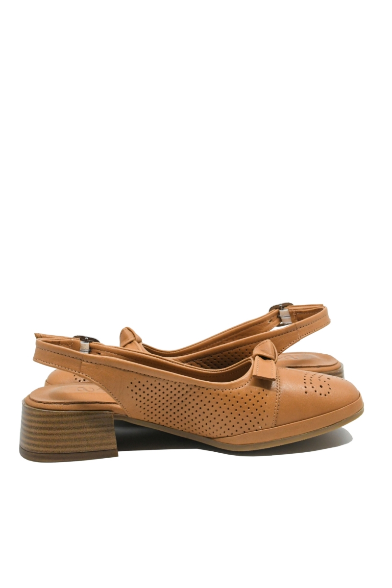 Imagine Pantofi decupați maro din piele naturală cu aspect perforat GOR5682