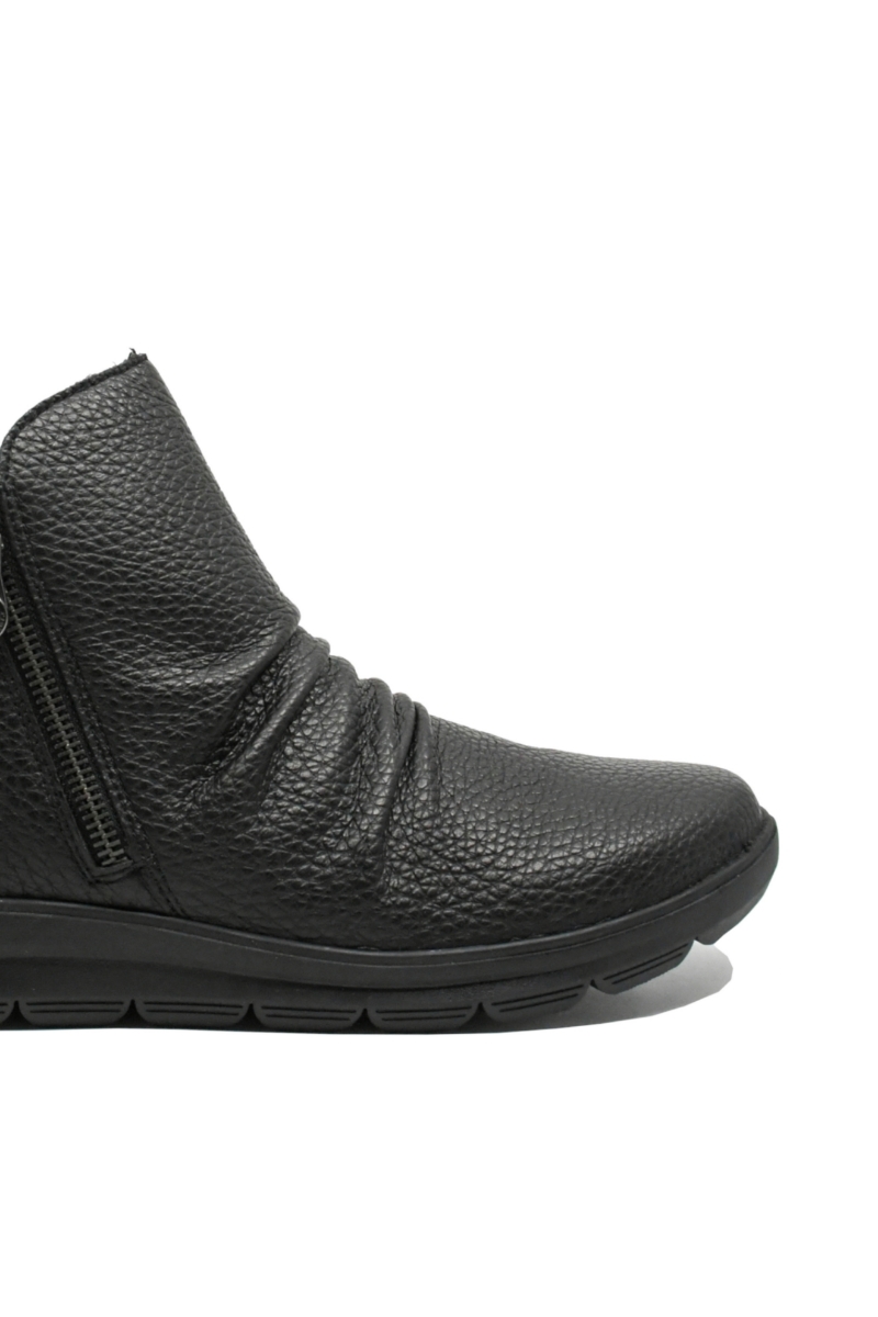 Imagine Ghete damă cu două fermoare, negre, din piele naturală granulată RIKZ0056-00