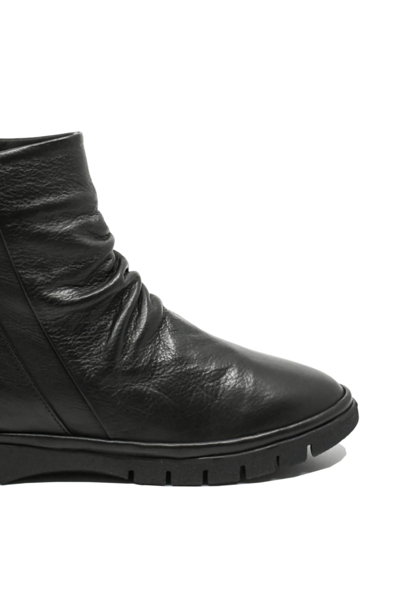 Imagine Ghete damă ușoare cu încrețituri, negre, din piele naturală MIR10010