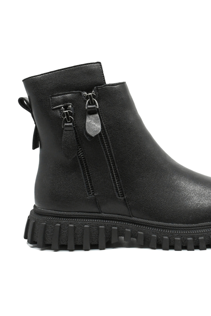 Imagine Ghete damă negre din piele naturală cu fermoare decorative OTR470015