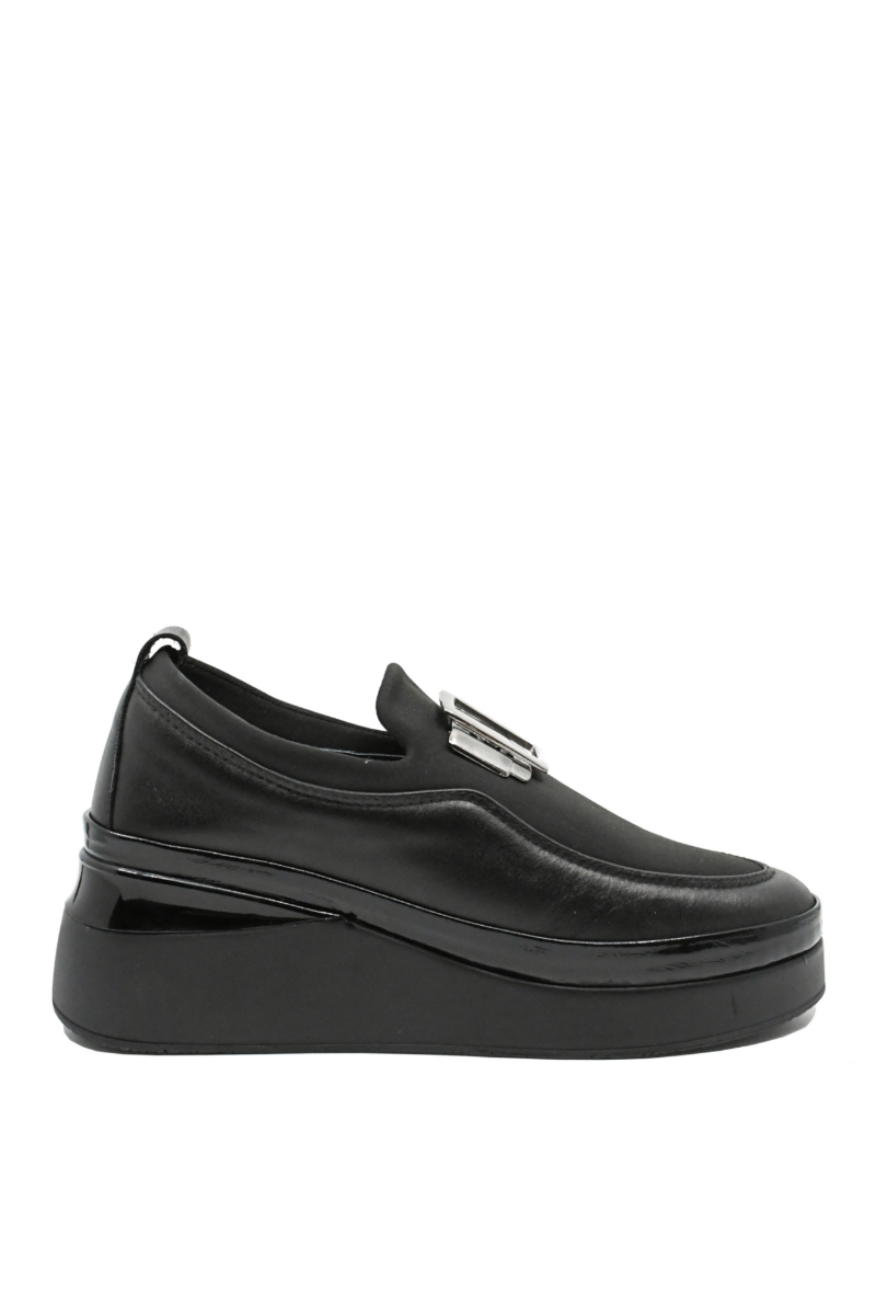 Imagine Pantofi slip-on flexibili cu talpa înaltă, negri din piele naturală MIR24232409