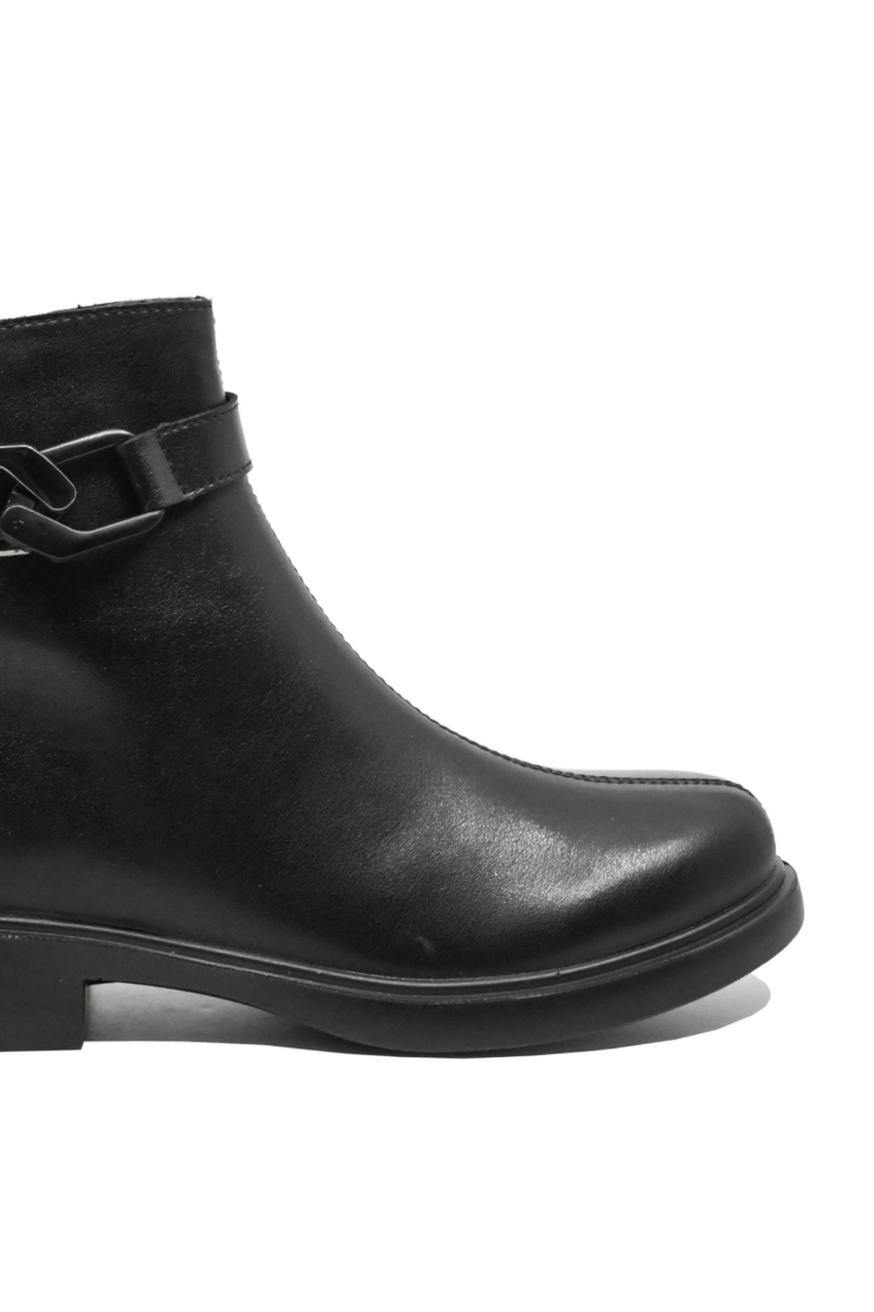 Imagine Ghete joase negre din piele naturală cu baretă și lanț OTR70005