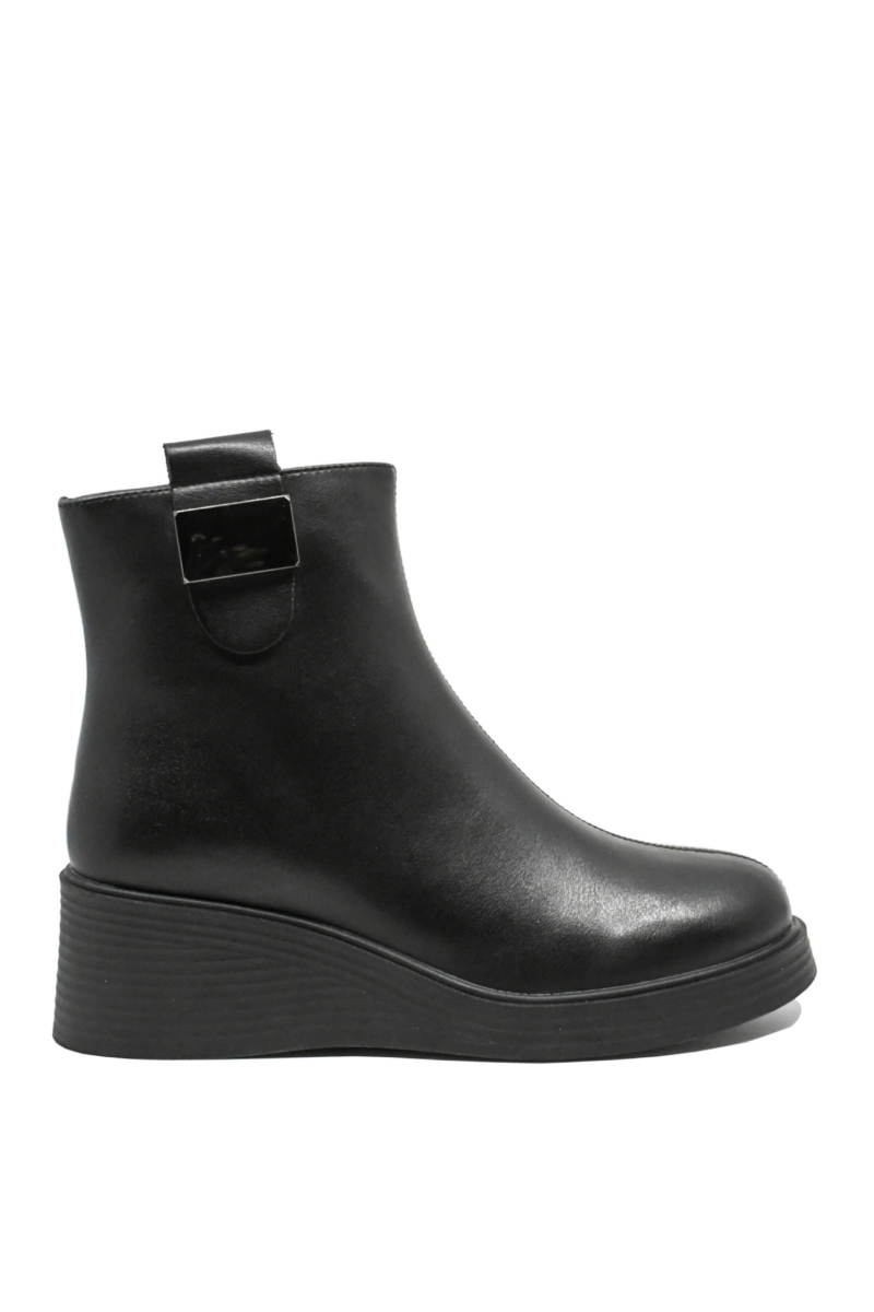 Imagine Ghete joase negre din piele naturală, cu talpa wedge OTR70007