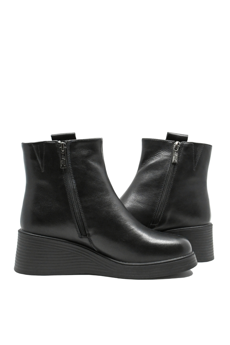 Imagine Ghete joase negre din piele naturală, cu talpa wedge OTR70007