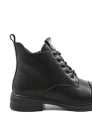 Imagine Botine joase negre din piele naturală, cu vârf din lac OTR570010