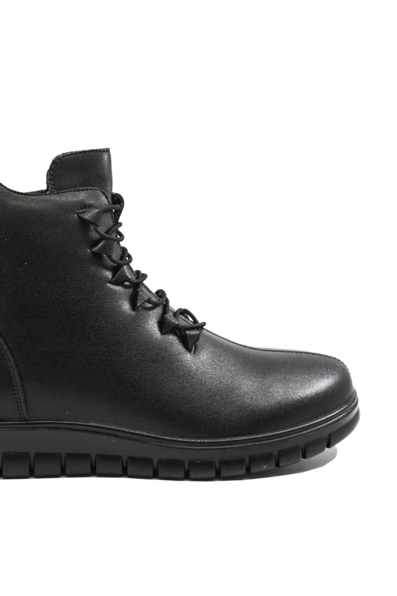 Imagine Ghete plate negre din piele naturală, cu șiret decorativ OTR570011