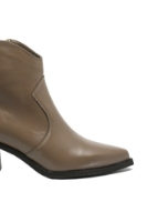 Imagine Ghete damă stil ciocate maro cappucino, din piele naturală KOR2931