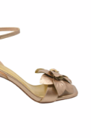 Imagine Sandale elegante cu flori aplicate, aurii din piele naturală OTR2506