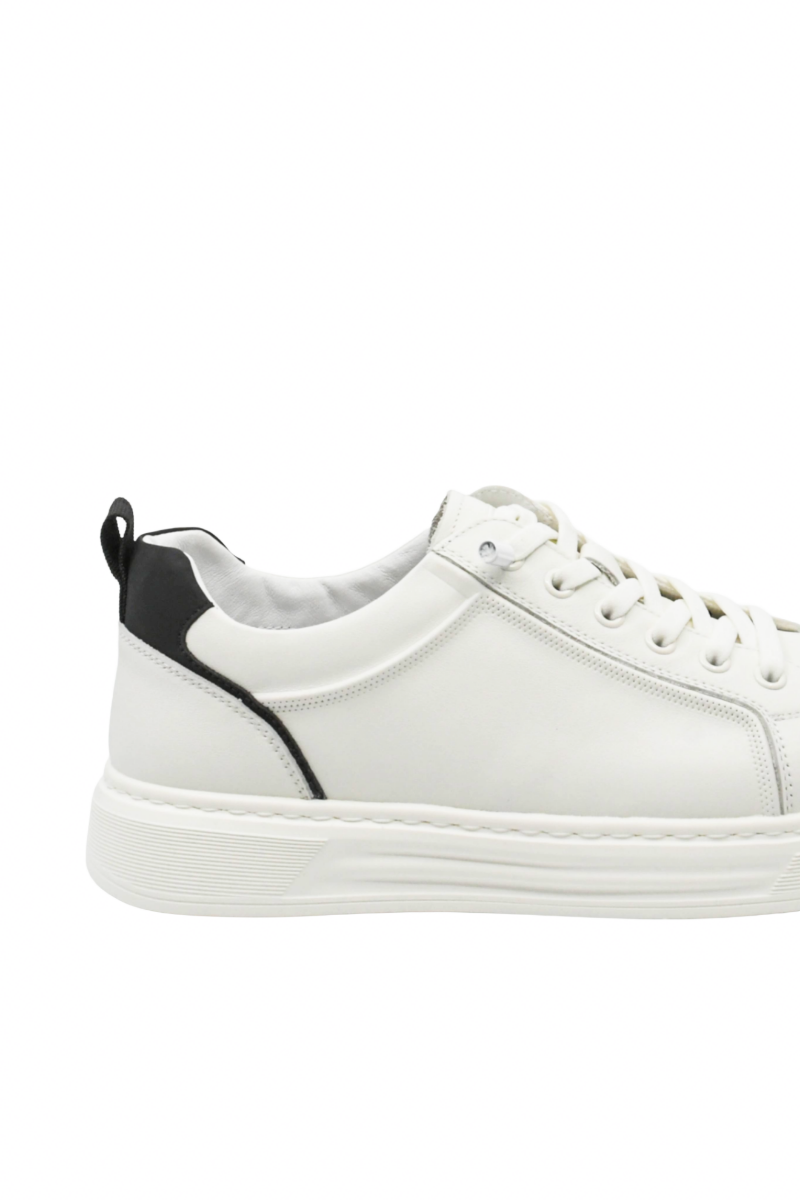 Imagine Pantofi sport albi din piele naturală cu accent negru OTR280002