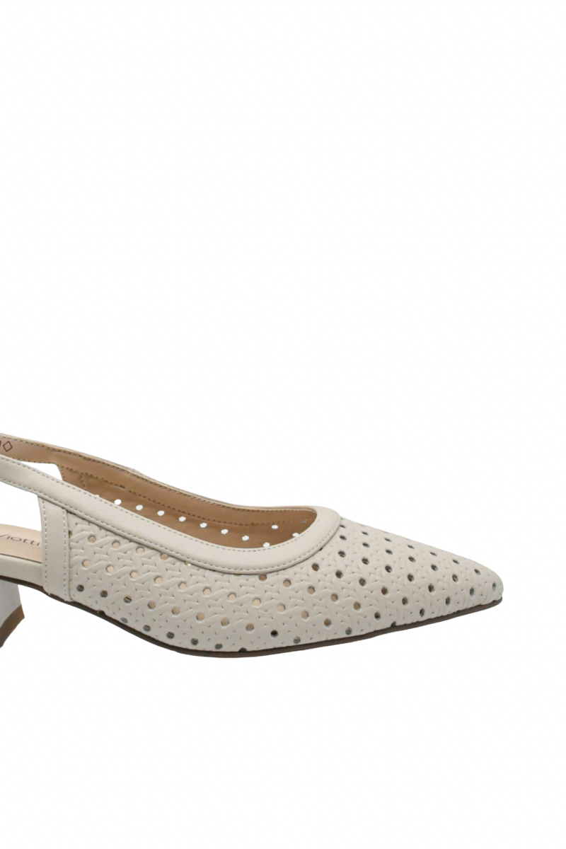 Imagine Pantofi decupați bej din piele naturală cu modele perforate GOR1073